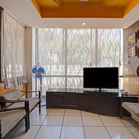 Oyo Flagship 80463 Hotel Mini Palace فَدودارا المظهر الخارجي الصورة