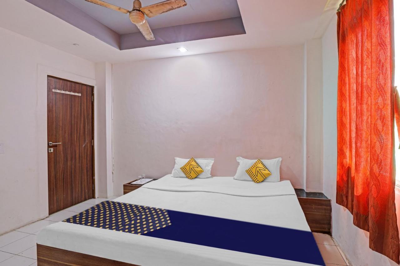 Oyo Flagship 80463 Hotel Mini Palace فَدودارا المظهر الخارجي الصورة