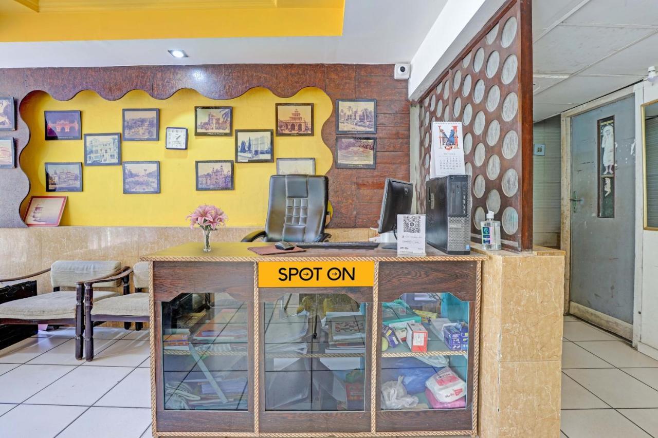 Oyo Flagship 80463 Hotel Mini Palace فَدودارا المظهر الخارجي الصورة