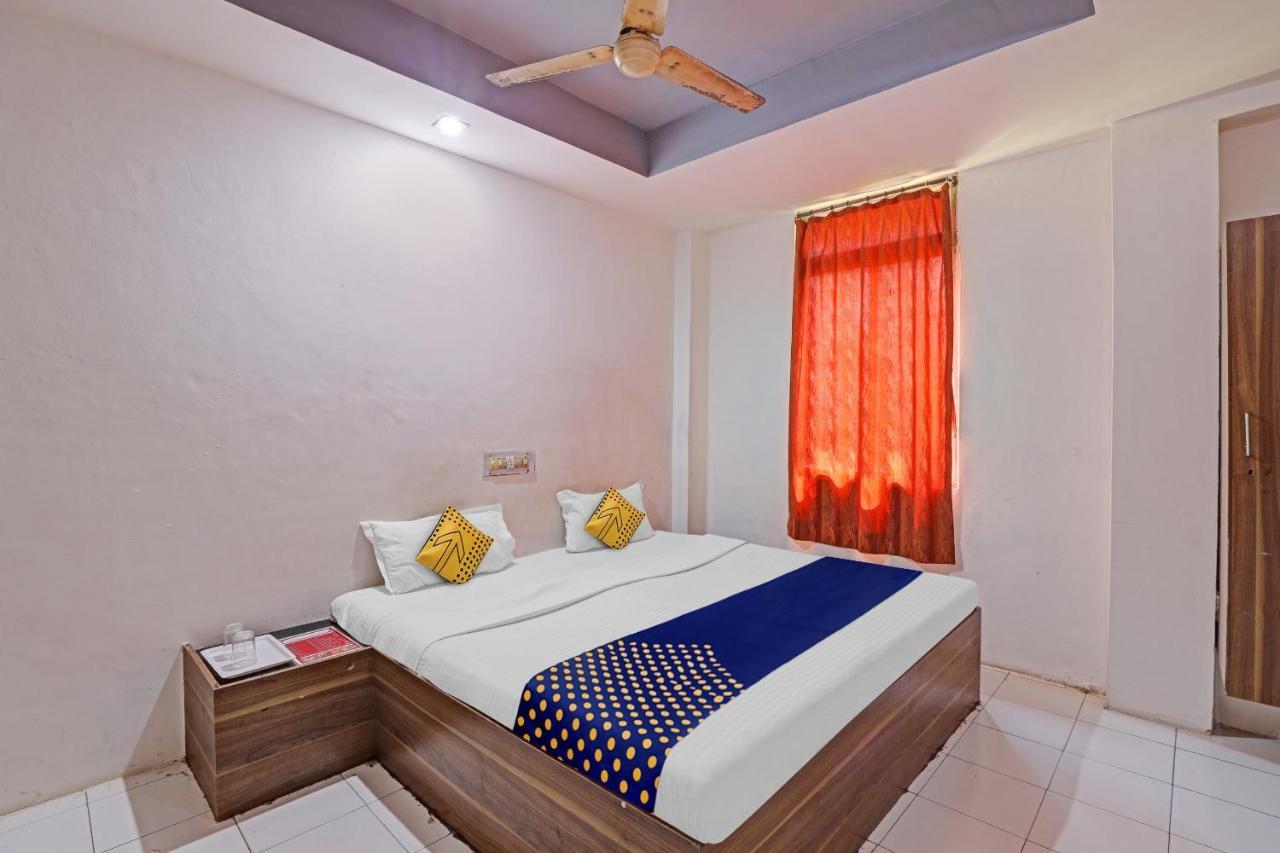 Oyo Flagship 80463 Hotel Mini Palace فَدودارا المظهر الخارجي الصورة