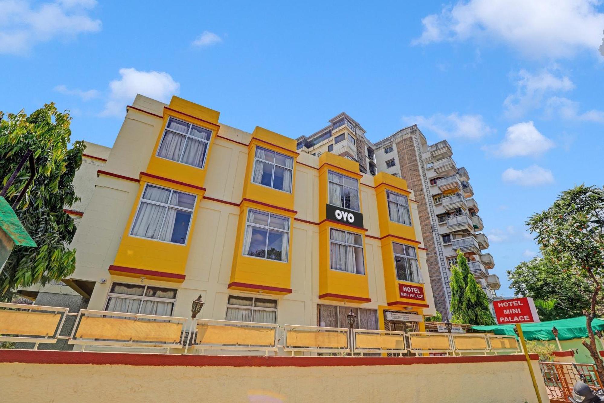 Oyo Flagship 80463 Hotel Mini Palace فَدودارا المظهر الخارجي الصورة
